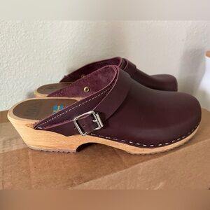 MIA Leather Slip-On Clogs, Wine colored - Size 40